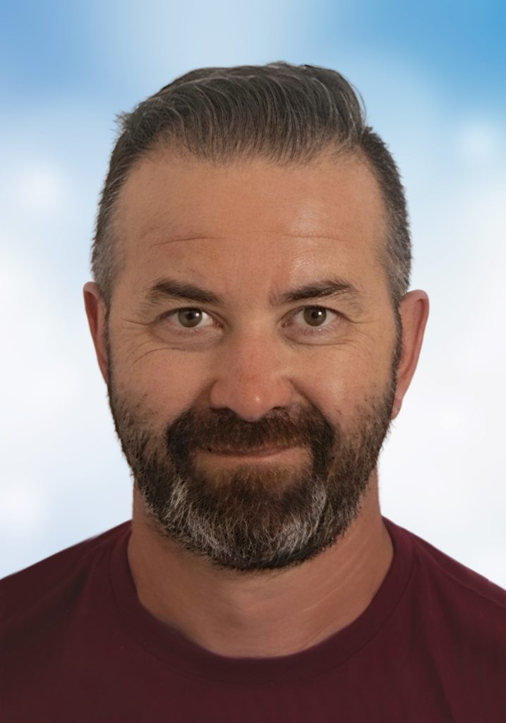 La cerimonia religiosa sarà celebrata Venerdì 17 Aprile alle ore 15,00 nella Chiesa parrocchiale di Dueville.
La veglia di preghiera sarà recitata Giovedì 16 Aprile alle ore 19,00 in Chiesa a Dueville.