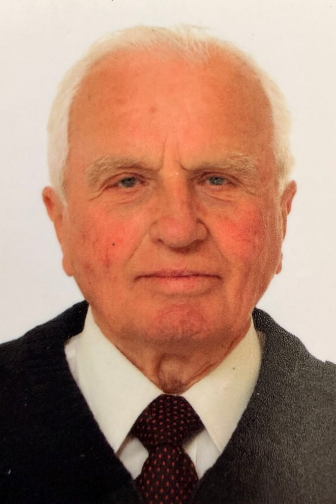 La cerimonia religiosa sarà celebrata Giovedì 30 Aprile alle ore 10,00 nella Chiesa parrocchiale di Dueville.
La veglia di preghiera sarà recitata Mercoledì 29 Aprile alle ore 19,00 in Chiesa a Dueville.